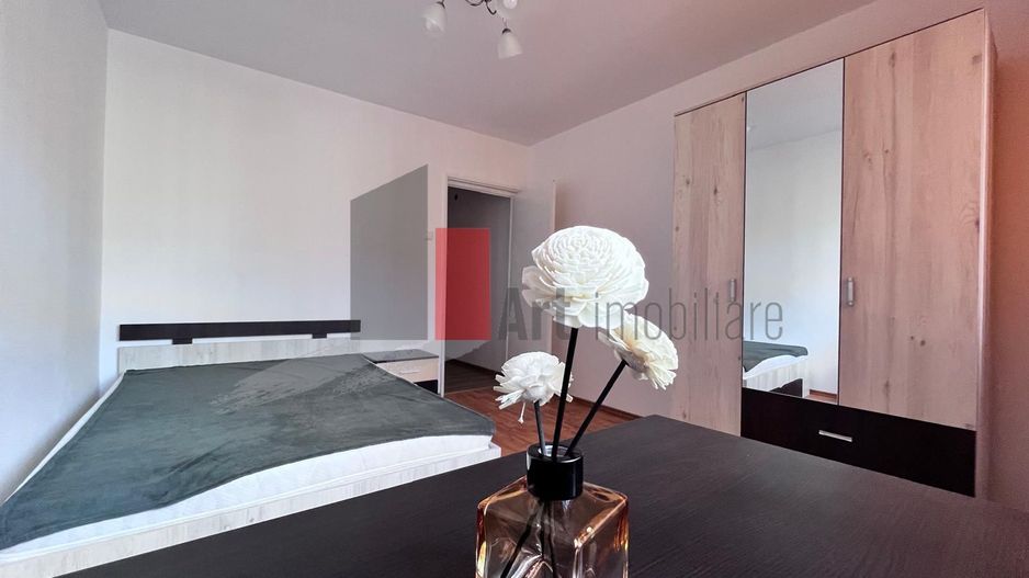 Închiriere apartament 3 camere – Crangasi - Poză 1