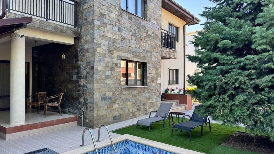 Vila P+1E cu piscina, mobilată si utilată, str. Drumul Negru, Pipera - Poză 3