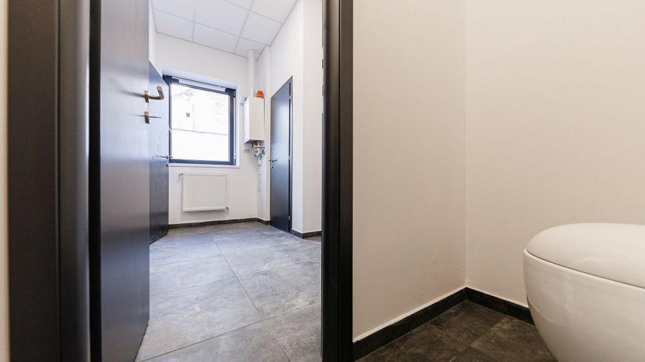 Prima inchiriere - Spatiu birouri 70 mp | Grup sanitar&Zona Chicineta - Poză 8