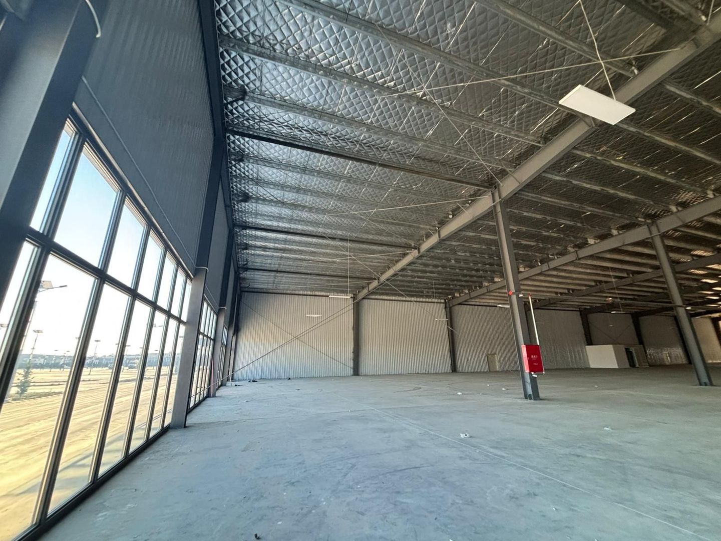 Spatii comerciale, industriale, logistice, birouri, productie, retail - Poză 11