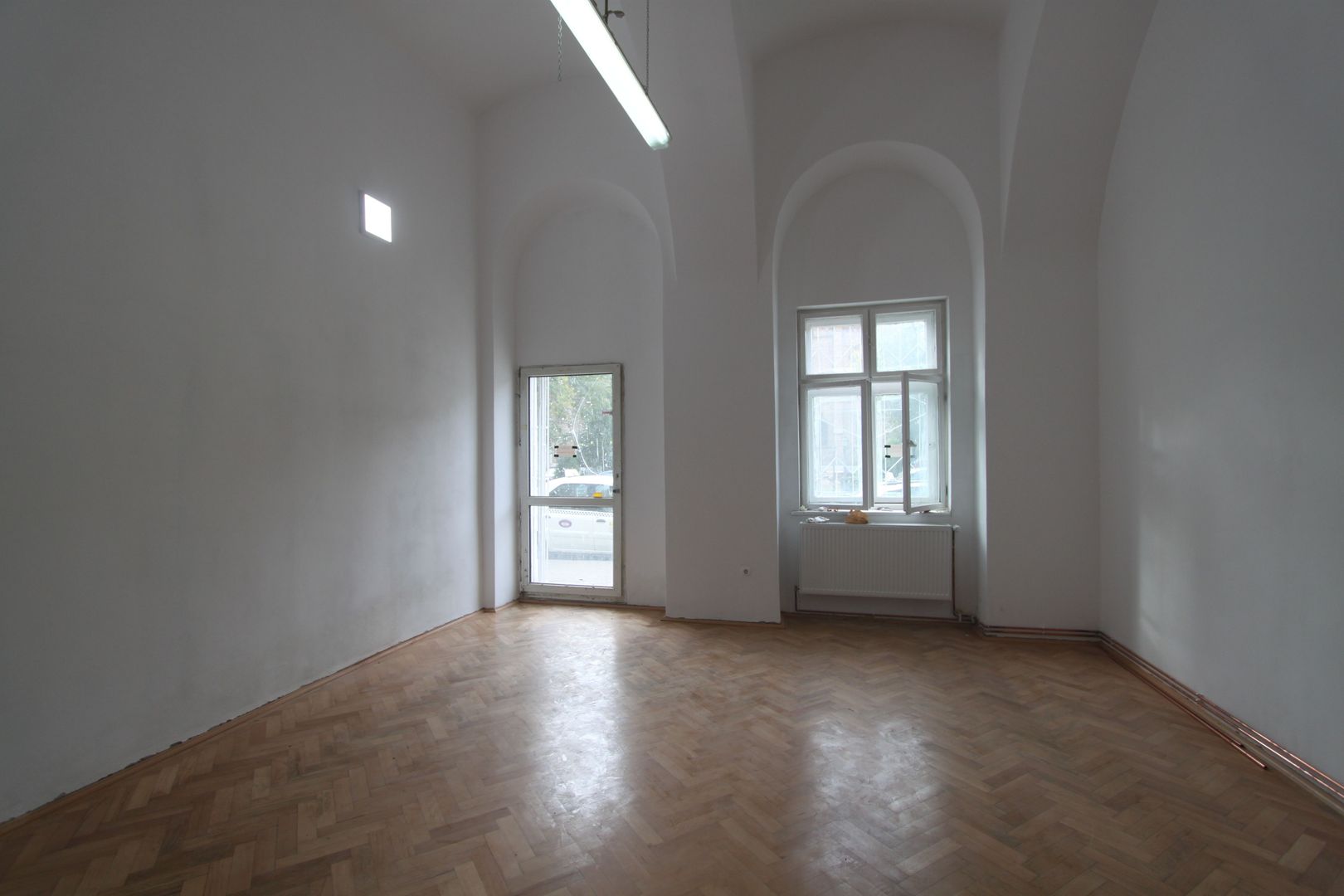 Spațiu comercial de 60mp de închiriat în zona Traian - Poză 1