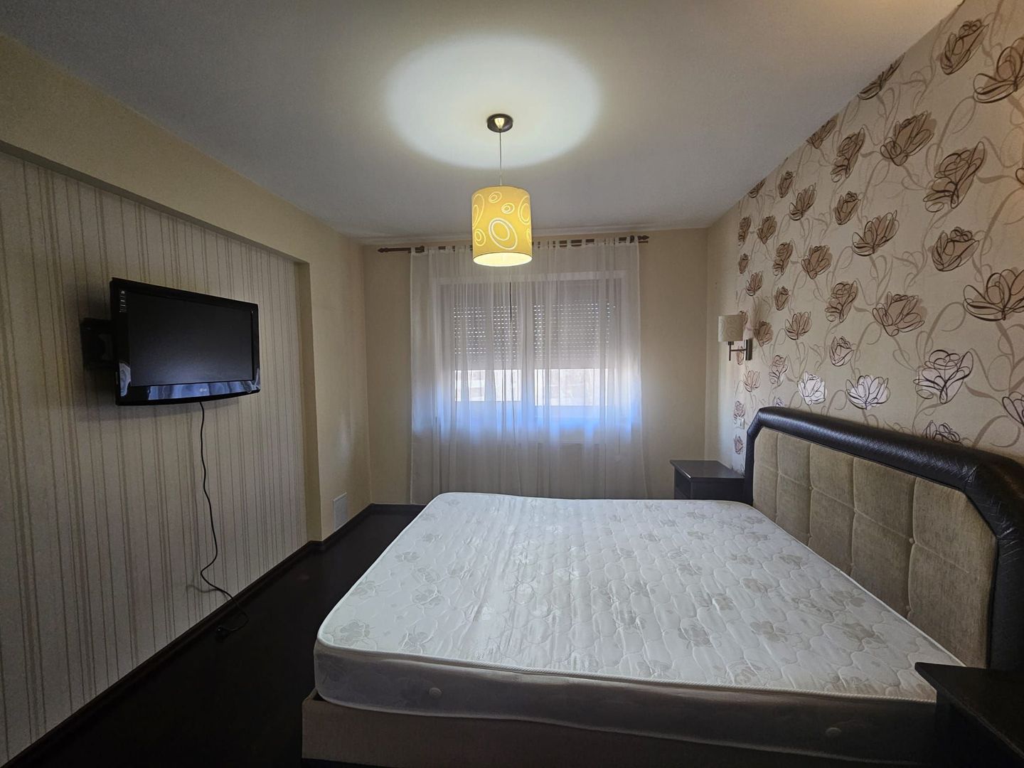 Inchiriere apartament bloc nou cu garaj, centru Pitesti - Poză 11