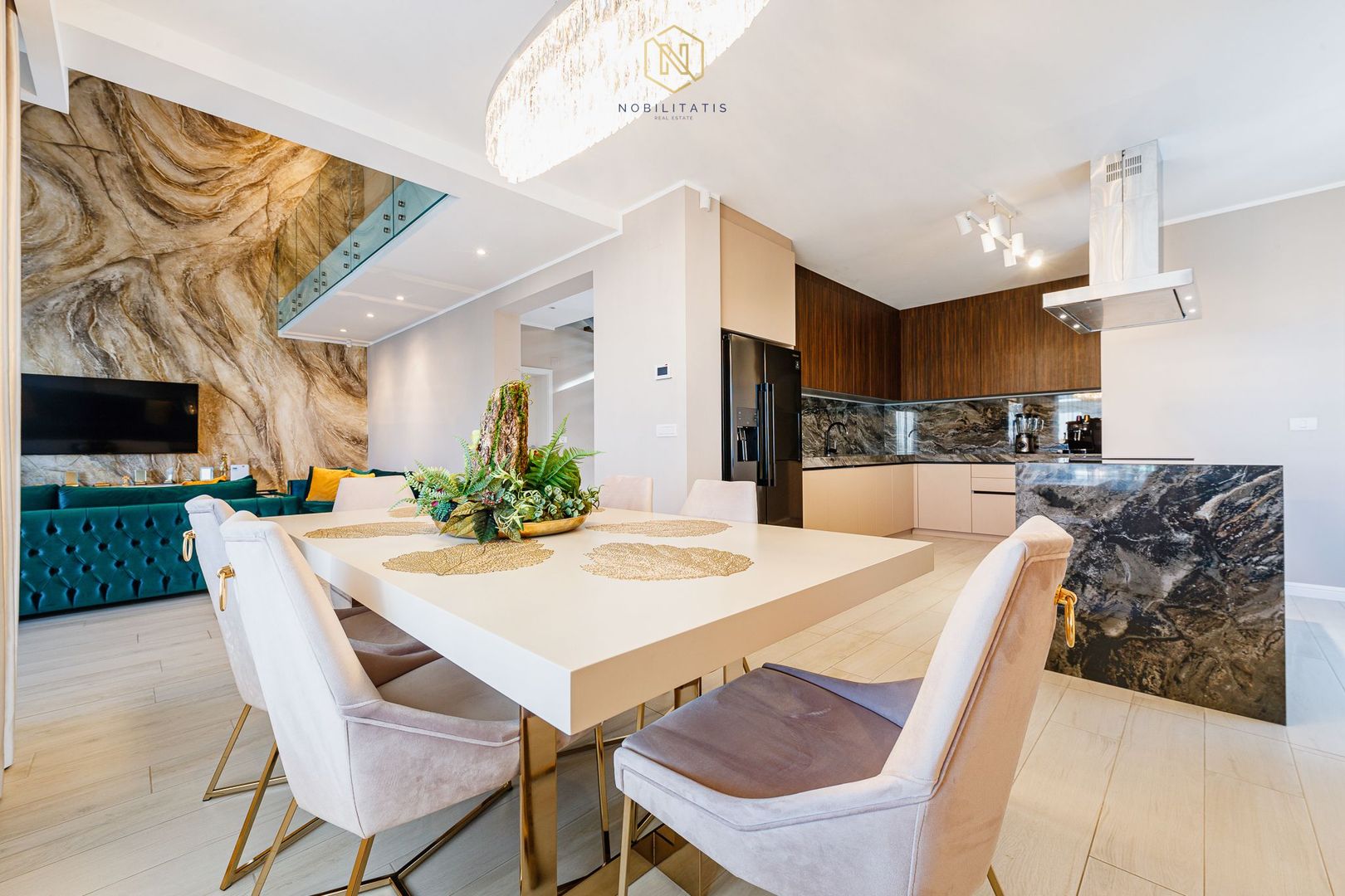 O Capodoperă Arhitecturală, Oferind Eleganță și Confort - Dumbravita - Poză 3