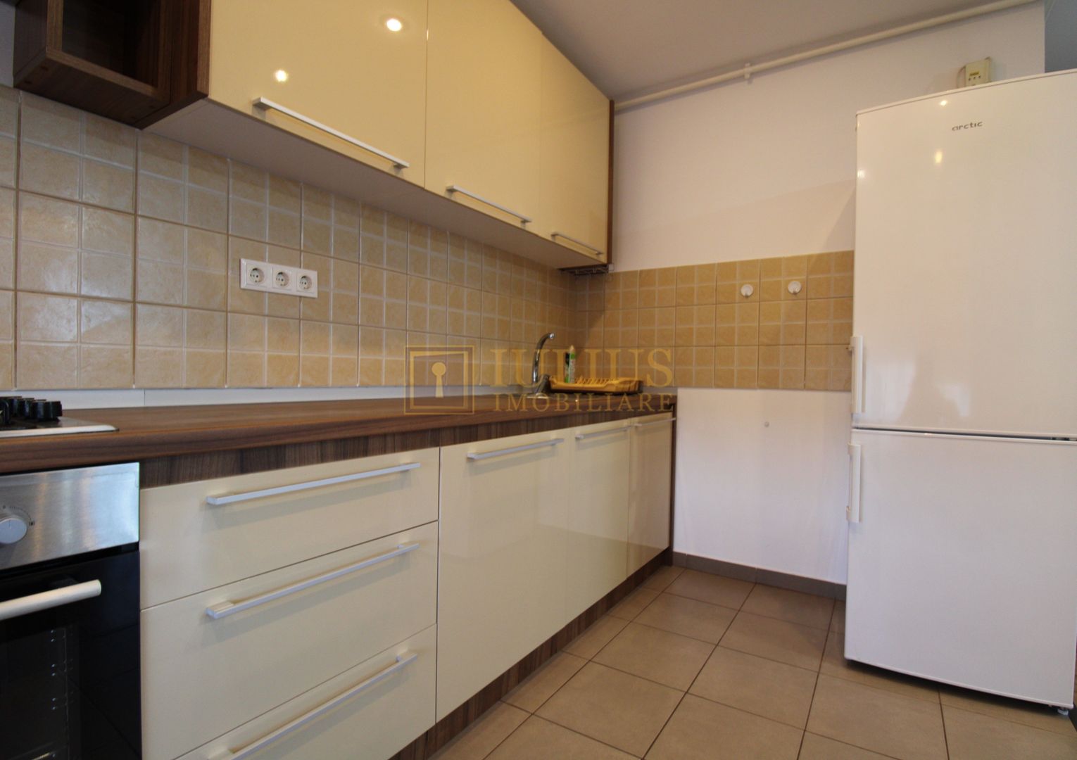 Uranus, 2 camere, centrala proprie, parcare - Poză 5