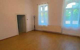 BRASADAS vinde ap 2 cam PARTER la curte zona CENTRALA. - Poză 4