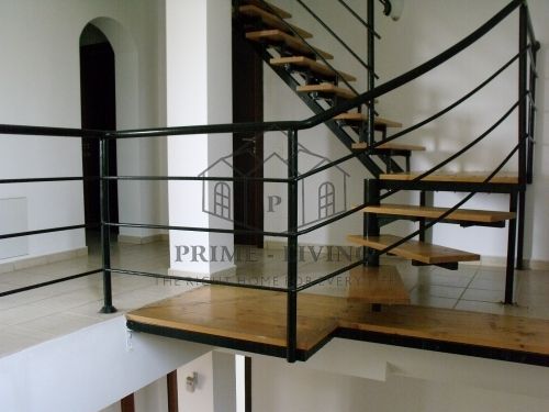 VILA INDIVIDUALA CU 6 CAMERE IN ZONA PIPERA - Poză 3