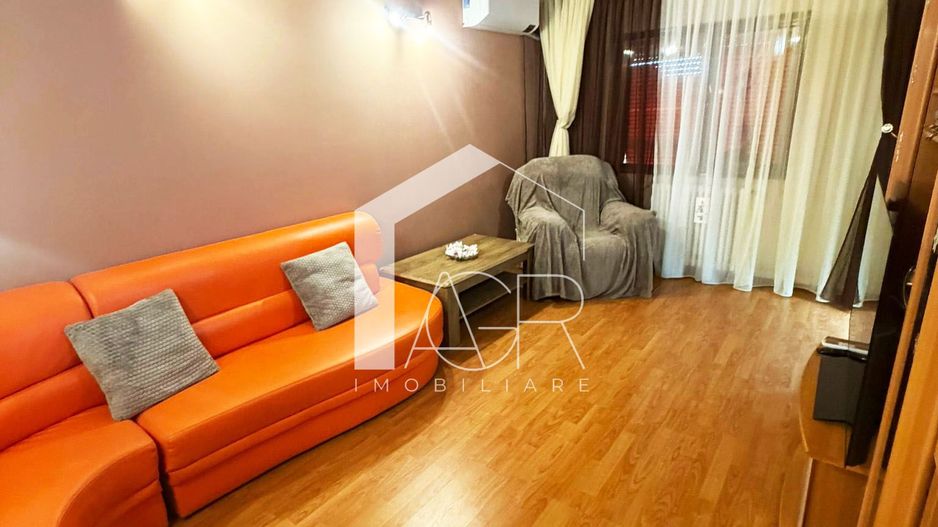 Apartament cu 3 camere, decomandat, zona 9 Mai - Poză 1