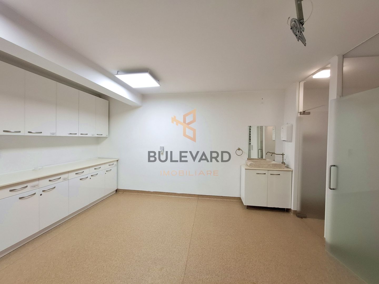 Spatiu comercial pretabil pentru activitati medicale, clinica! - Poză 9