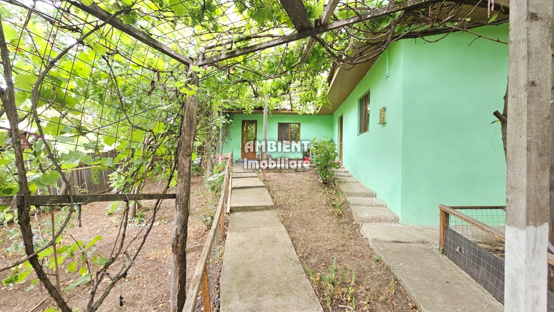 Casa traditionala in VASLUI, zona GURA BUSTEI, teren 500 mp; - Poză 1