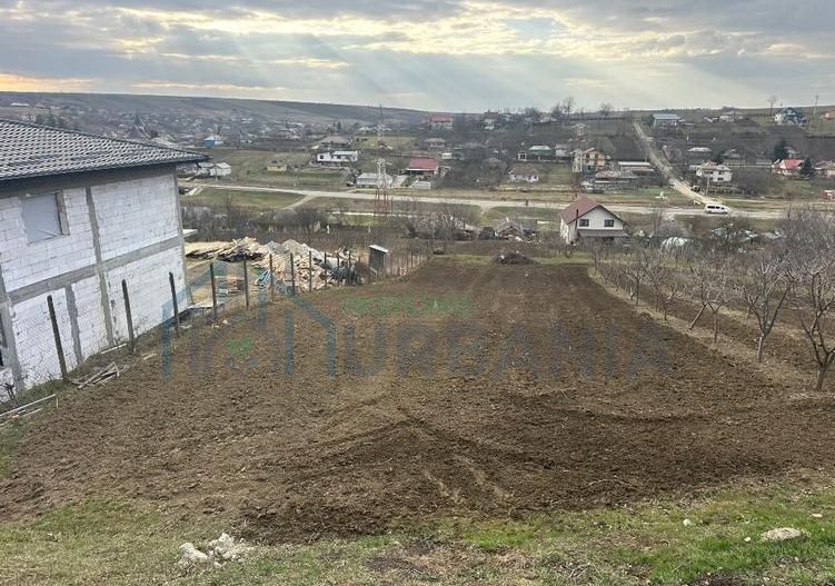 Teren intravilan 1724mp - Poză 2
