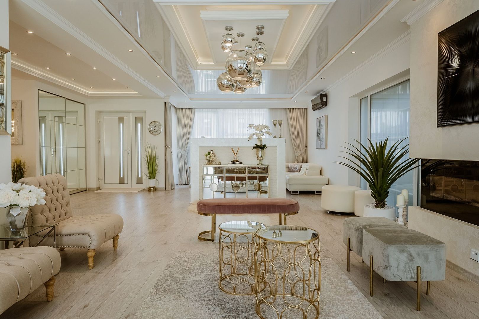 Vilă ultramodernă cu piscină - Poză 6