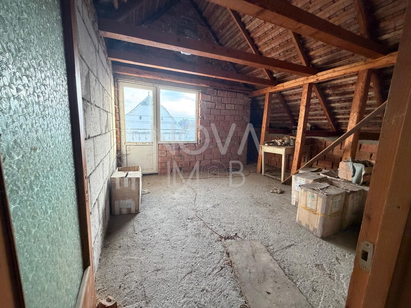 CASA DE VANZARE IN AVRIG – SPATIU GENEROS - Poză 13