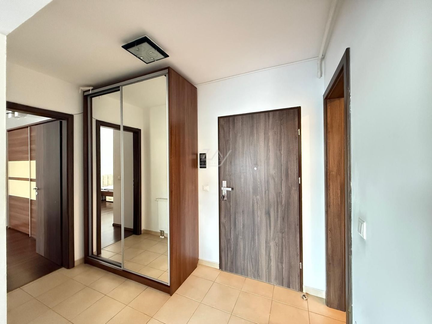 Complex Uranus. Balcon mare. Loc de parcare subteran. - Poză 10