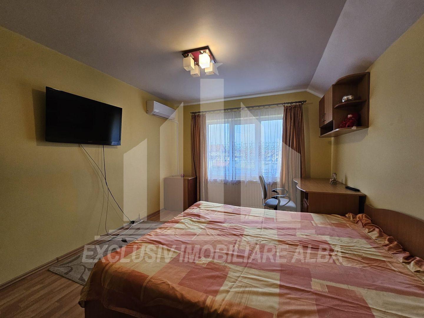 Casa individuala de inchiriat cu garaj, Alba-Micesti - Poză 12