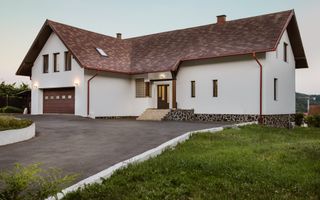 CASA DE LUX ÎN ZONA LIVEZENI - Poză 1