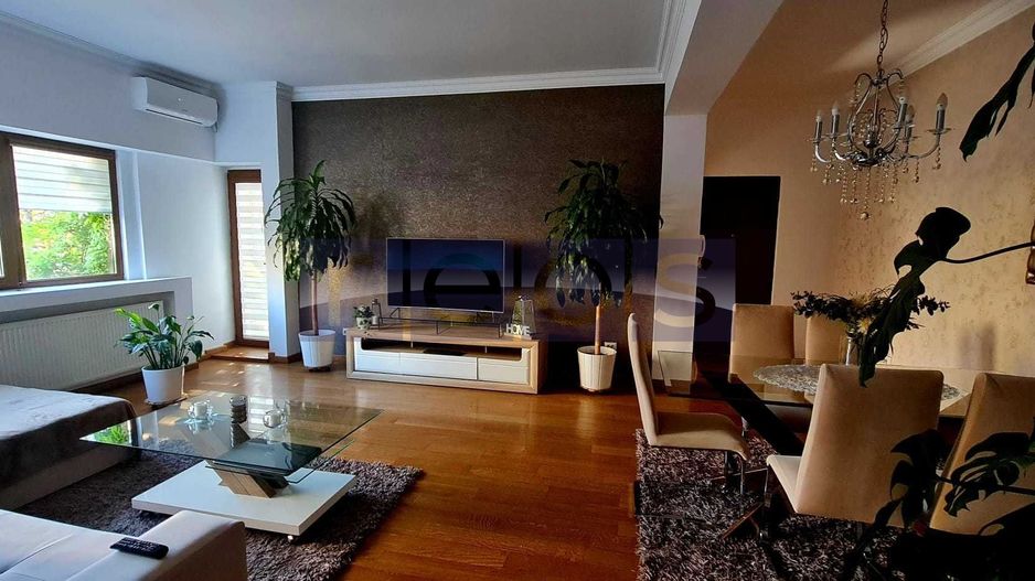 DE VANZARE APARTAMENT 4 CAMERE + CURTE | ZONA CENTRALĂ - Poză 2