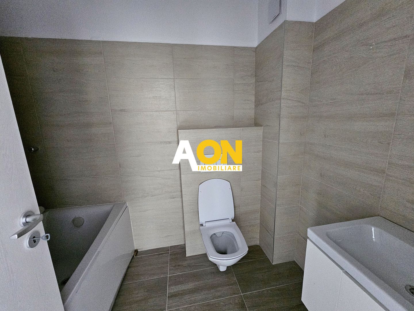 Apartament 3 camere, 82 mp, Transalpina, etaj 2, parcare inclusă - Poză 8