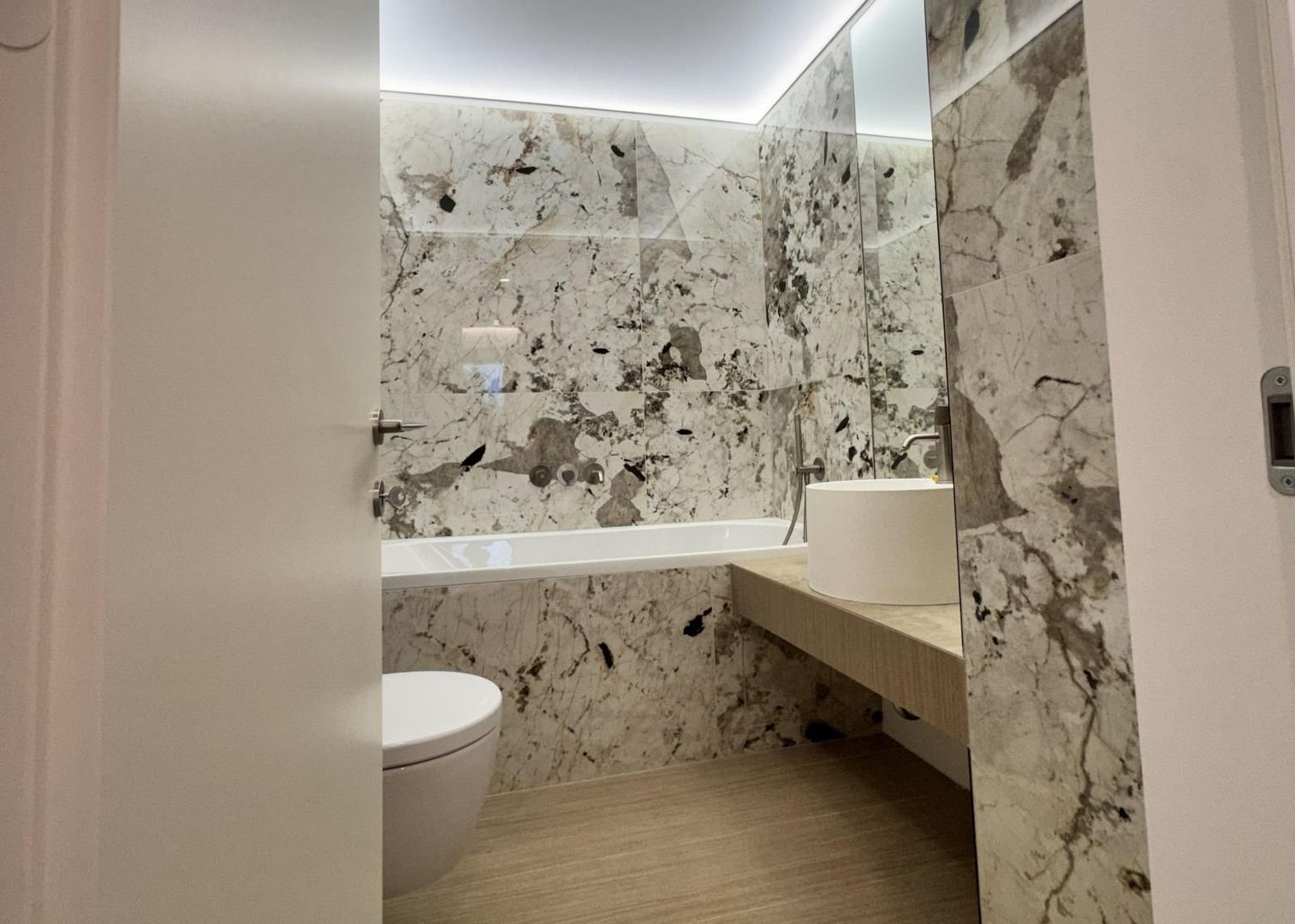 Apartament 3 camere Exclusivist in zona de Nord Finisaje High End - Poză 10