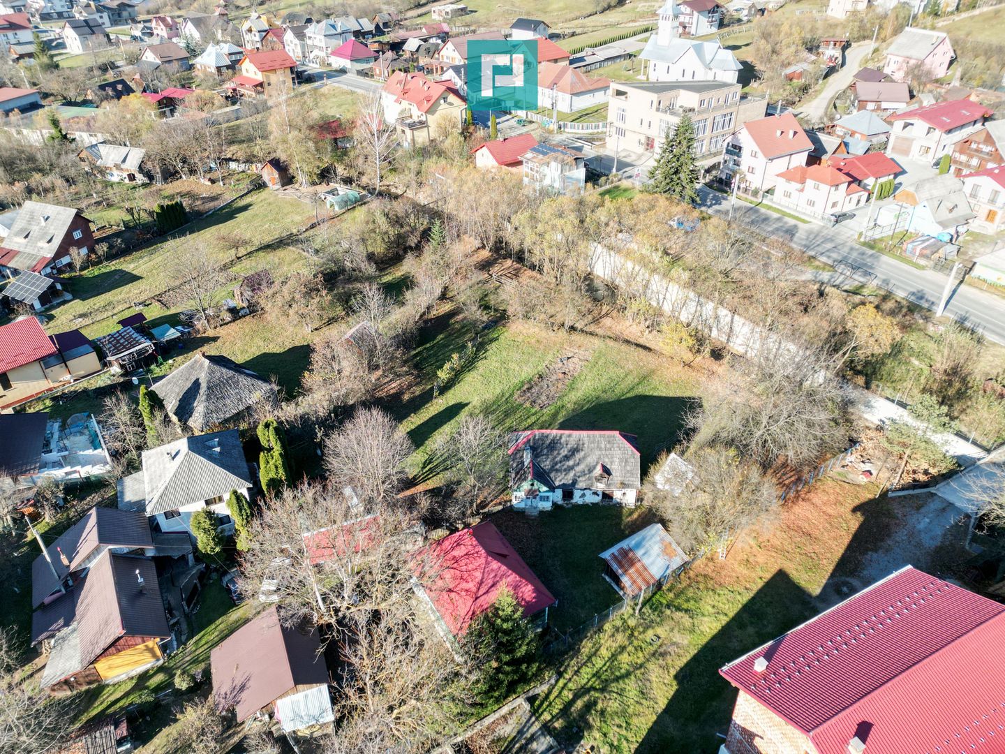 Casă de lemn, cu teren în Borșa - Poză 13