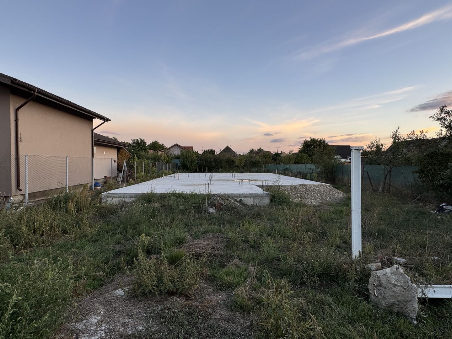 Teren Intravilan Becicherecu Mic Cu Proiect Si Autorizatie,Fundatie Finalizata - Poză 1