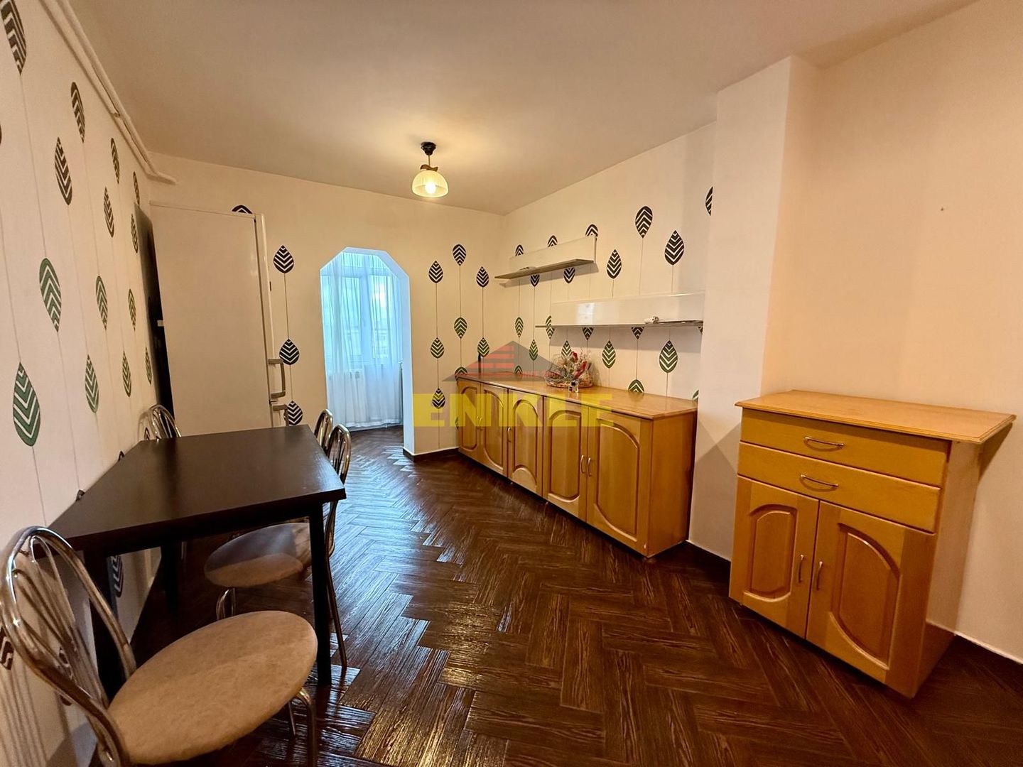 De vanzare apartament 2 camere decomandat - Poză 4