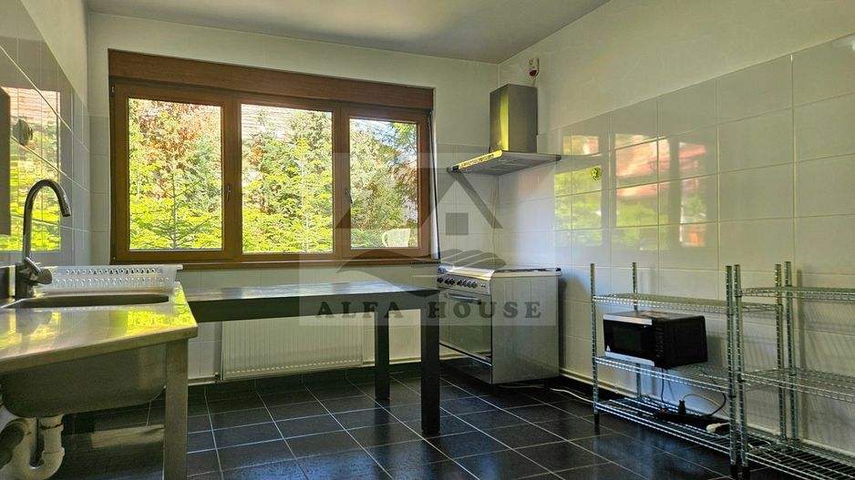 Casa deosebita cu 6 camere in  Centrul Brasovului - 210 mp - Poză 4