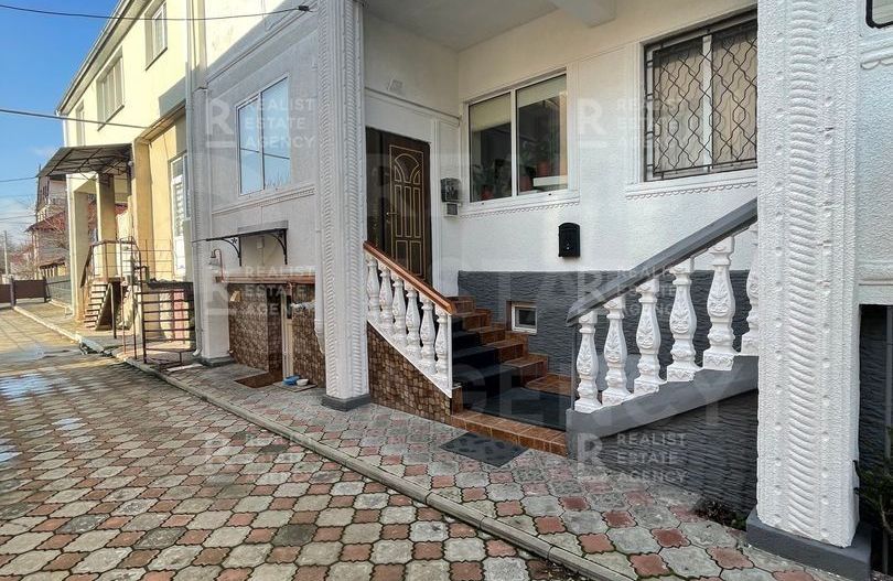 Vânzare, townhouse, 3 nivele, 180 mp, str. Mihai Viteazul, Durlești - Poză 1