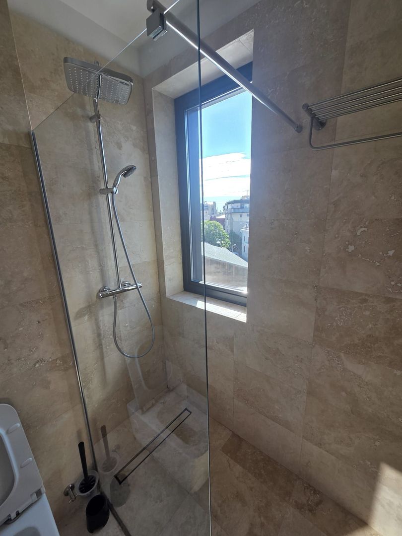 Penthouse 4 camere LUX, vedere parc Cazzavillan, 2 locuri parcare - Poză 15