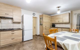 Vânzare, casă, 3 nivele strada Livezilor, Cricova. - Poză 4