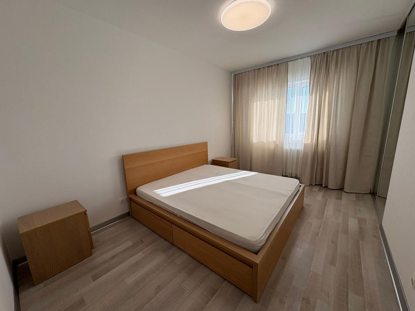 AP. 2 CAMERE BLOC NOU, CENTRALA PROPRIE, PARCARE INCLUSA, METROU 9 MIN - Poză 6