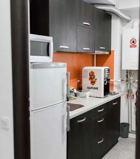 APARTAMENT 5 CAMERE BLOC NOU METROU 1 MAI - Poză 5