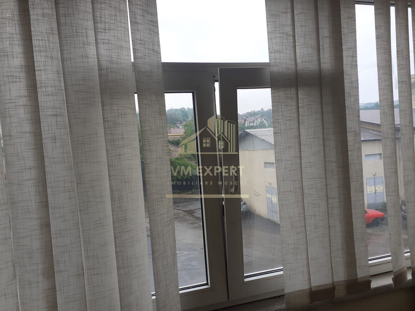 APARTAMENT 3 CAMERE, ETAJ 1, CAMPULUNG, PRET 43000 EURO - Poză 11