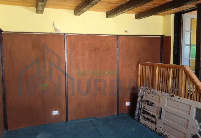 Casă de vânzare și spațiu comercial în Bivolari, centrul satului, la 36 km de Iași - Poză 7