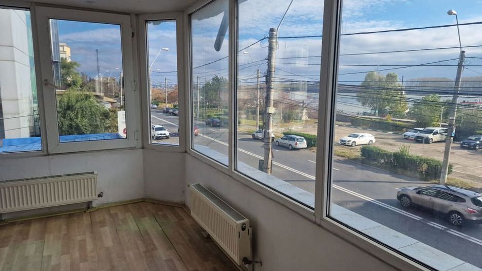 Apartament 4 camere | Zona Port | Vedere directă la Dunăre - Poză 1