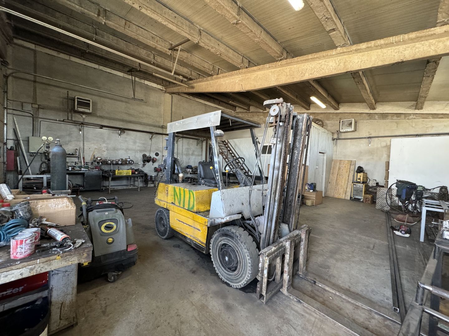 Spatiu industrial cu teren, hala, atelier, apartament, birou - Poză 8