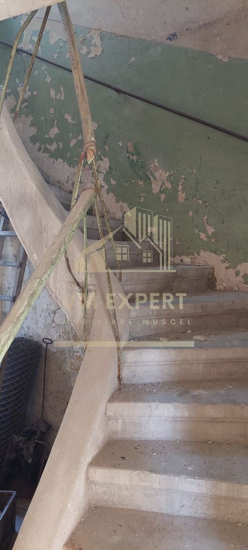 VILA 6 CAMERE, 126 MP, CENTRU CAMPULUNG - Poză 12