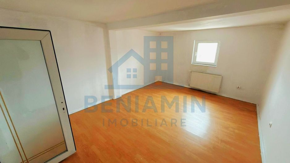 Vila P+2 Alexandru Cel Bun cu doua etaje si curte proprie - Poză 12