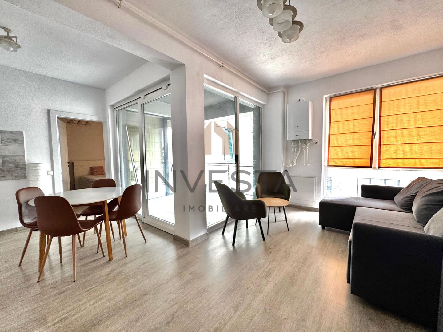 Apartament cu 3 camere de inchiriat si loc de parcare - Semicentral - Poză 1
