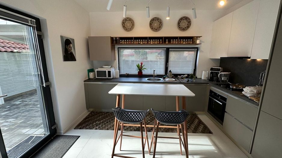 Casa moderna în Dumbravita - Ikea cu garaj - Poză 2