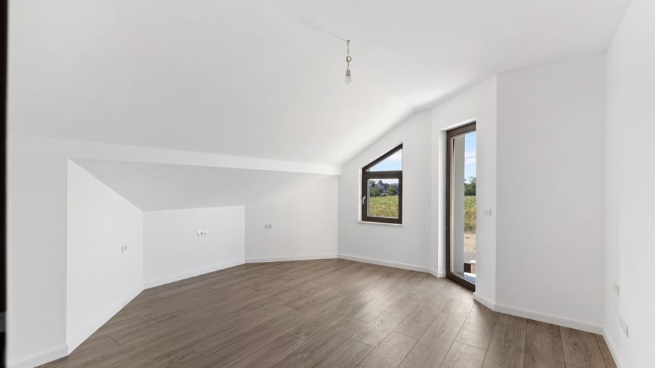 Eleganta, Confortul, Calitatea, liniste Vila P+M Garaj Pecica Arad - Poză 10
