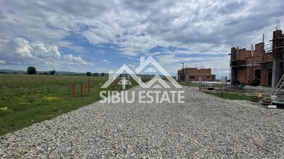 Casă Nouă cu 4 Camere, 3 Băi și Curte Generoasă | Comunitate Privată | - Poză 11