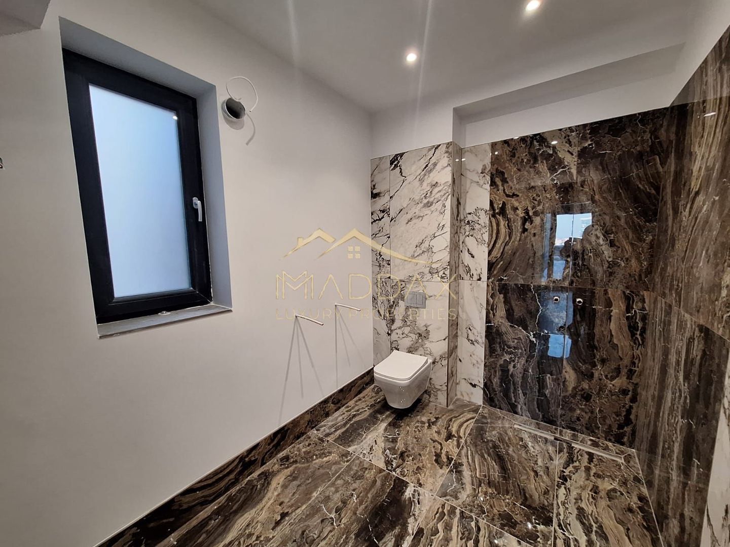 Apartament cu 4 camere + terasa*** 178 mp***Promenada Mall - Poză 27