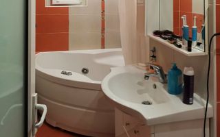 Apartament cu trei camere, zona Racadau 74 mp - parcul Trandafirilor - Poză 12