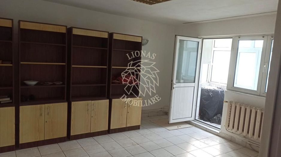 Apartament 3 camere 70 mp+balcon 4 mp- Zona Independentei - Poză 3