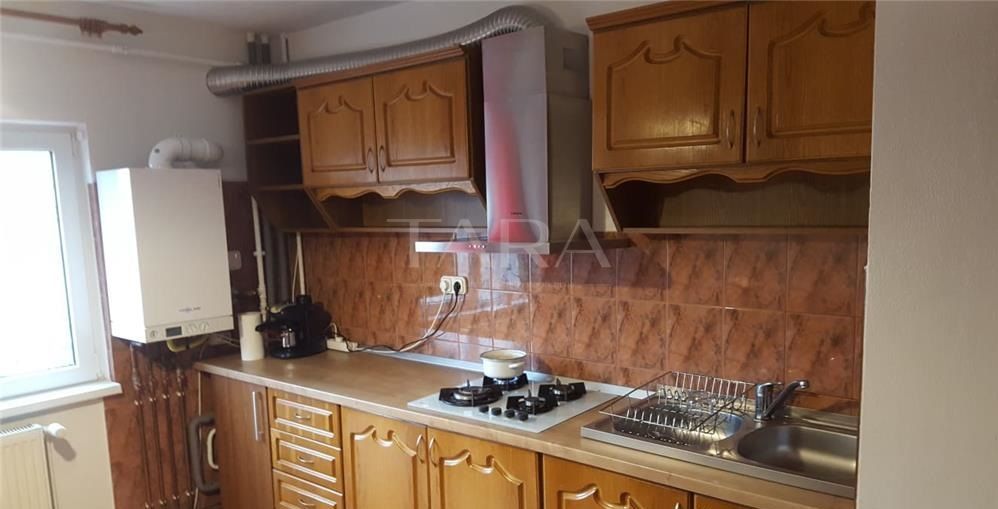 Apartament  2 camere decomandate, aproape de Teatrul Național. - Poză 1