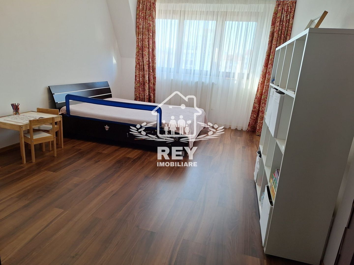 Apartament 4 camere,110 mpu,zona Centrașă/Moldoveanu-Cedonia - Poză 4