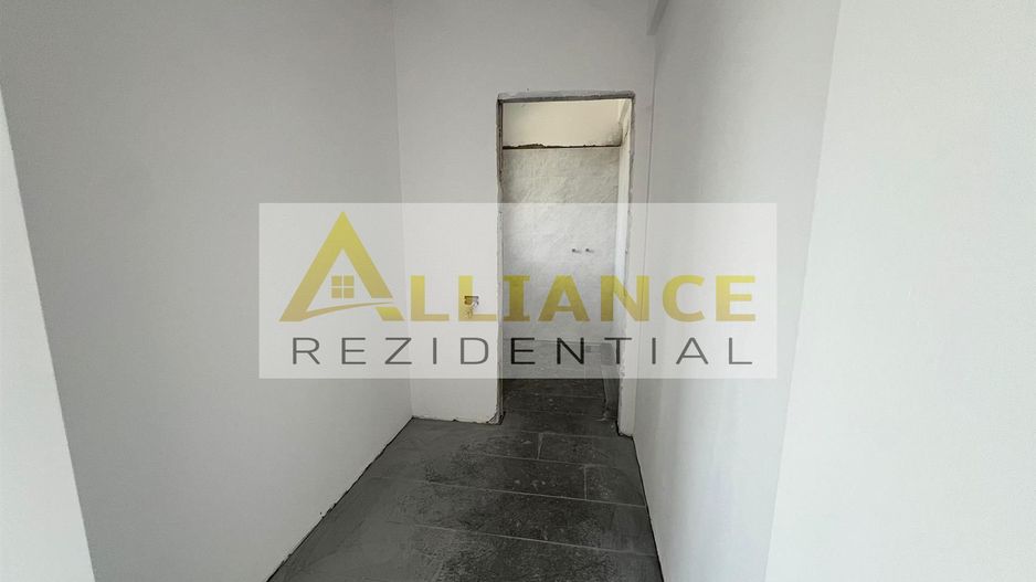 Vila Individuala - 5 camere-3 bai-Strada Miorita-500 M  de STV - Poză 17