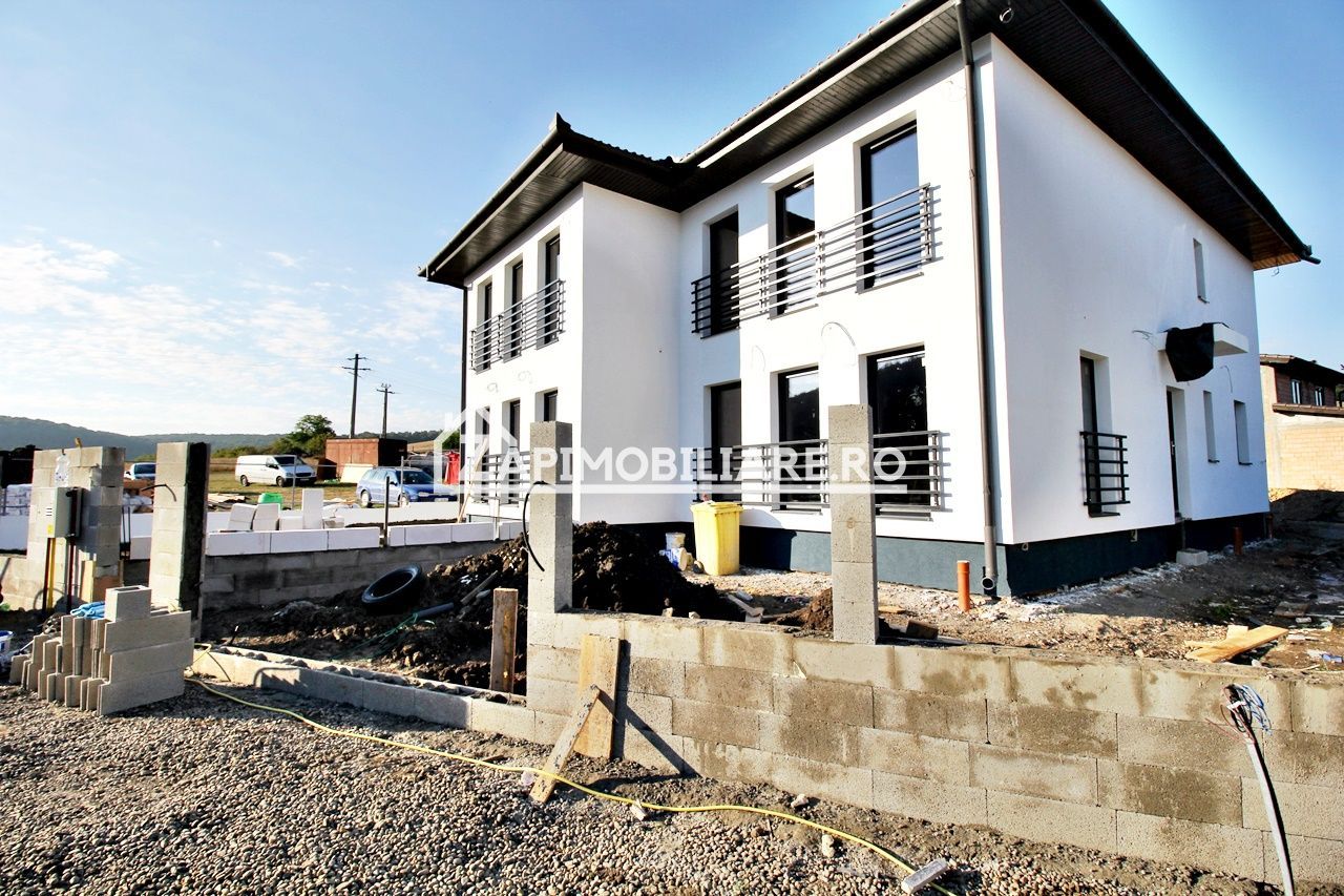 Casa la cheie 4 camere,2 bai,105mp,288 mp teren, 0% comision - Poză 1