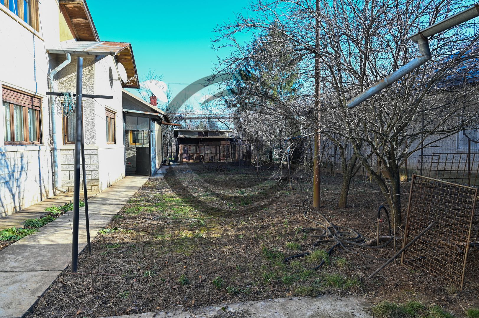 Casa cu 6 camere de vanzare | Zona Ultracentrala, Baicoi | Comision 0% - Poză 3