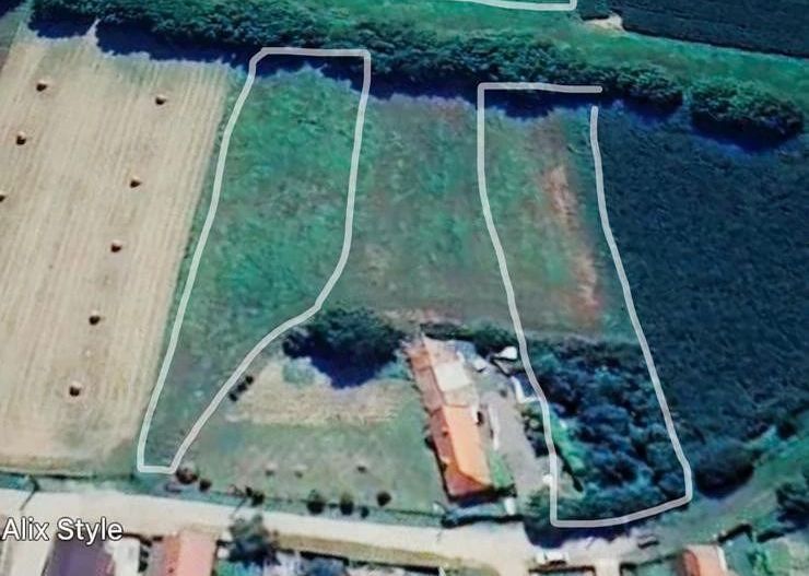 Doua parcele de Teren intravilan si 1 extravilan Vurpar - Poză 1